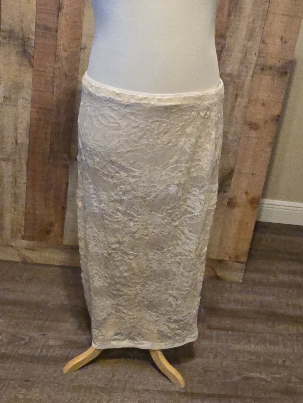 Wild Fable Cream Lace Pencil Skirt